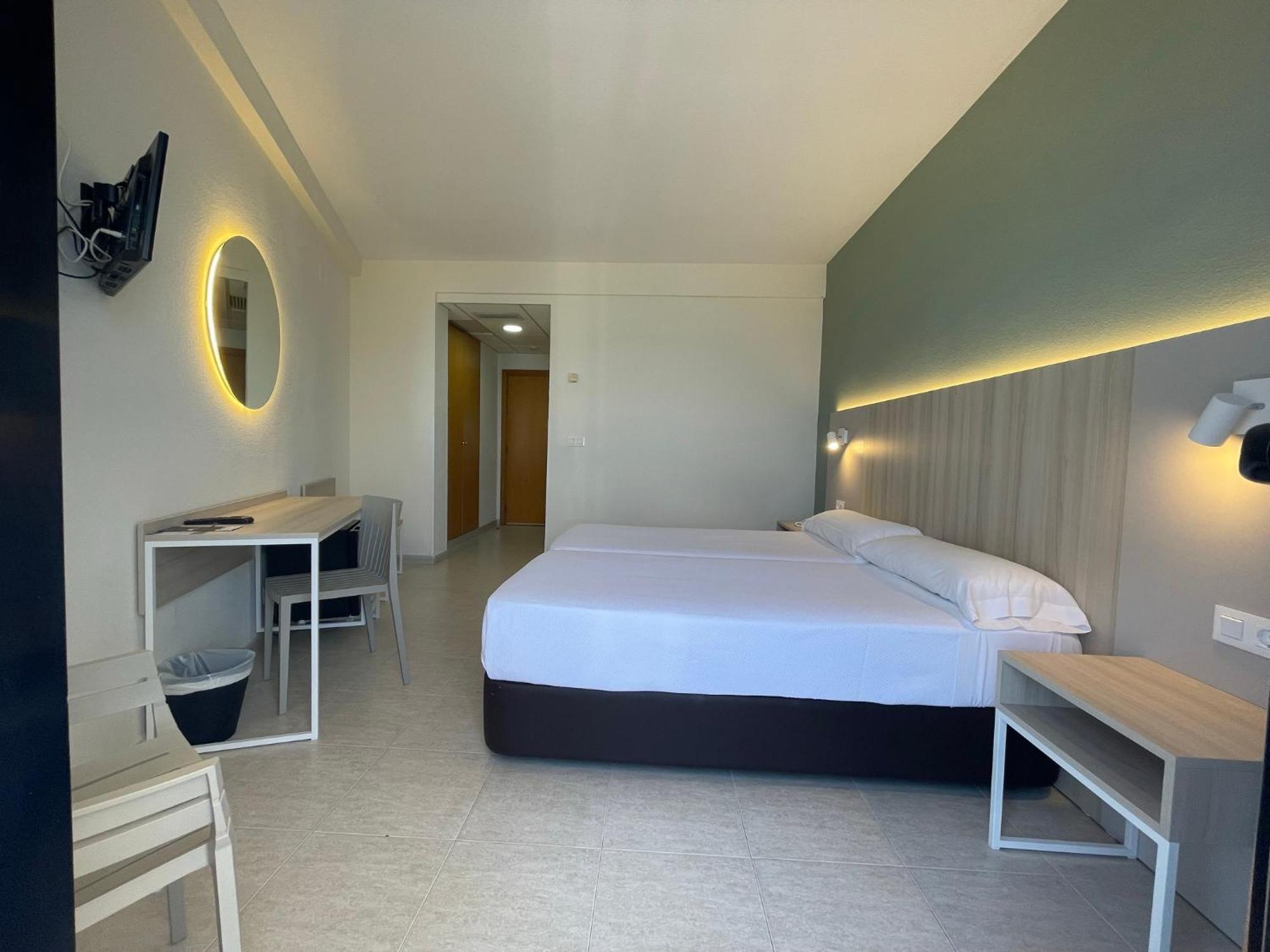 Hotel Marconi Бенидорм Екстериор снимка