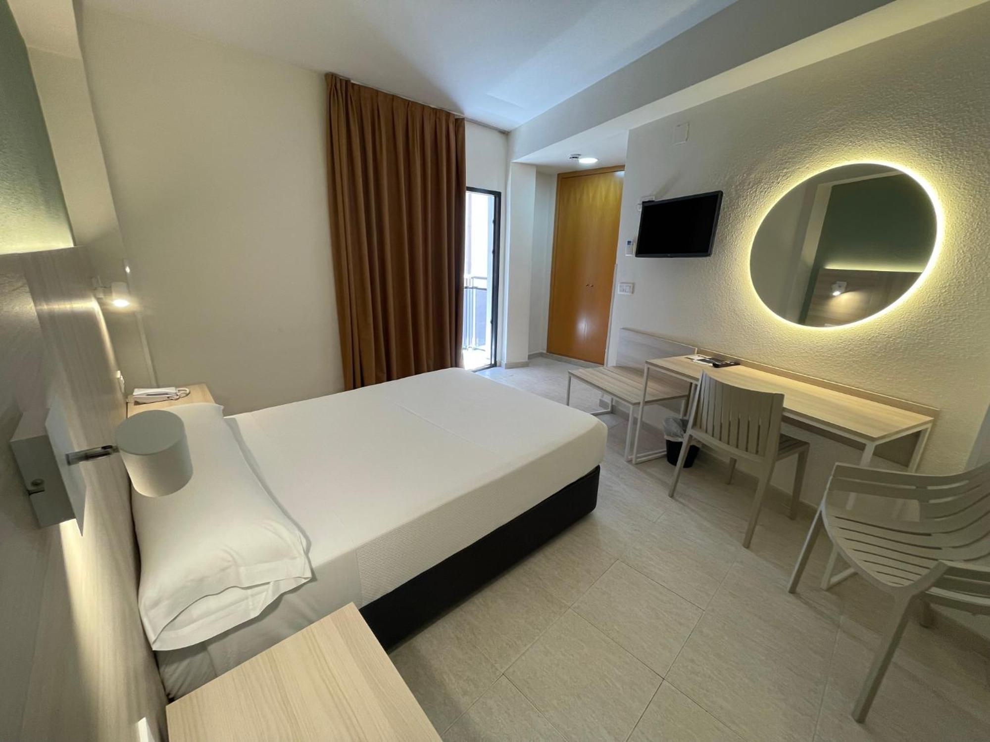 Hotel Marconi Бенидорм Екстериор снимка