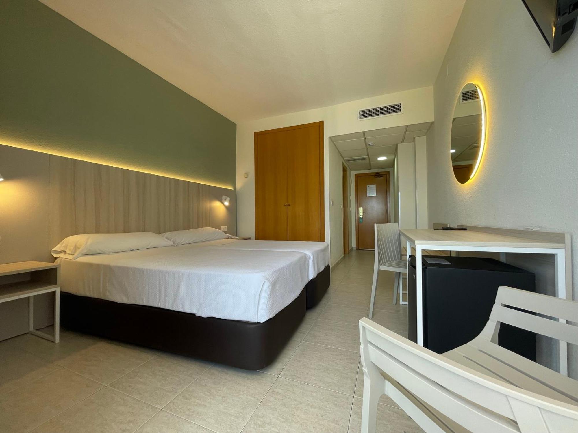 Hotel Marconi Бенидорм Екстериор снимка