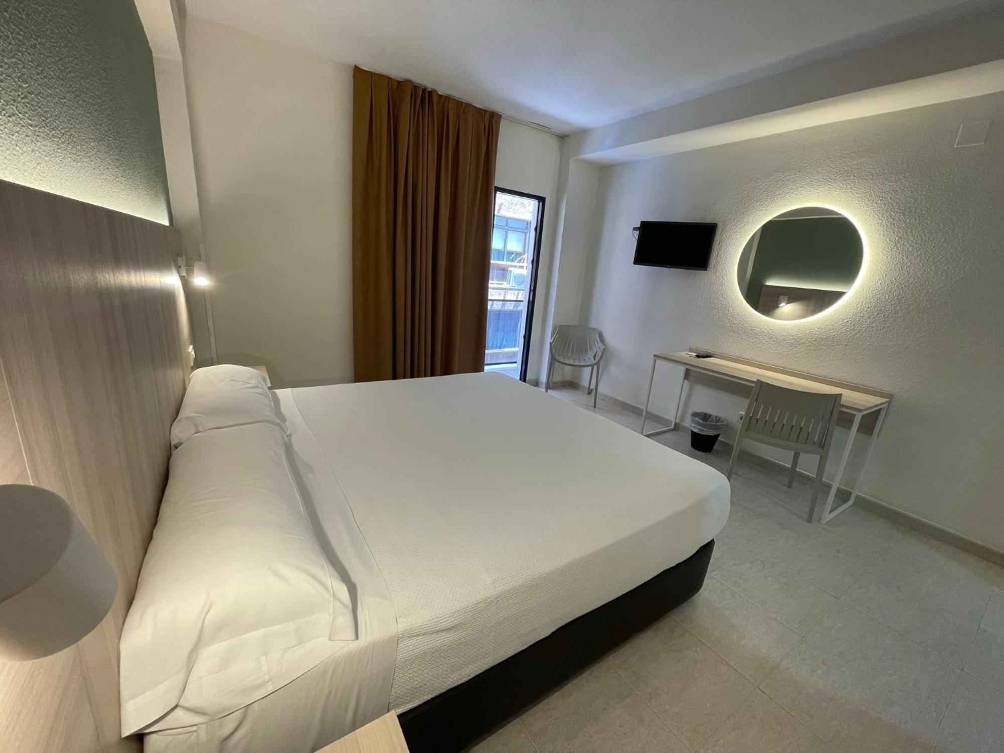 Hotel Marconi Бенидорм Екстериор снимка
