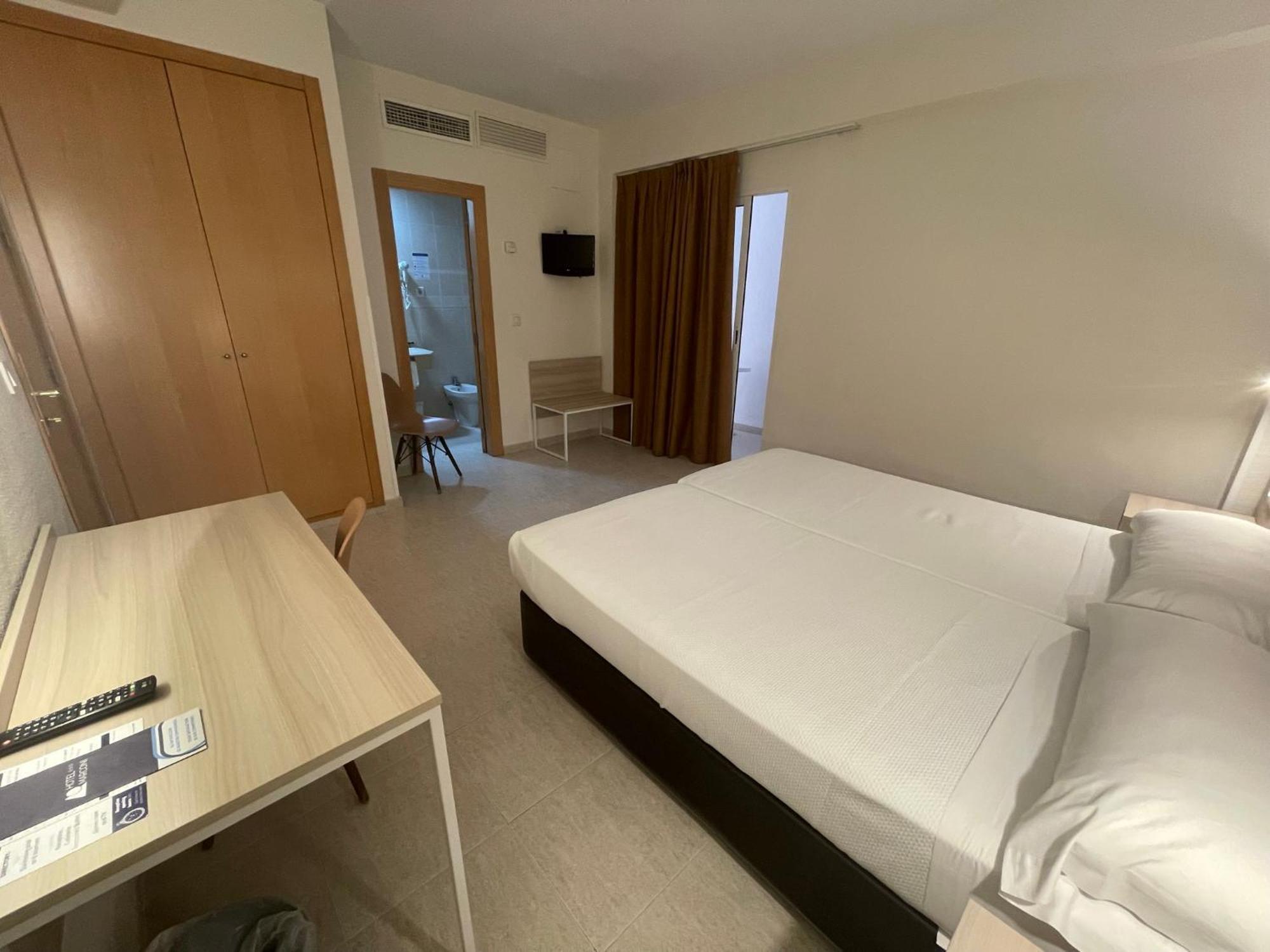Hotel Marconi Бенидорм Екстериор снимка