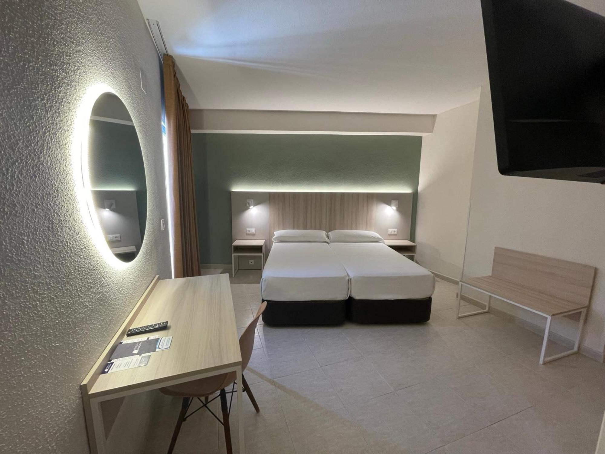 Hotel Marconi Бенидорм Екстериор снимка