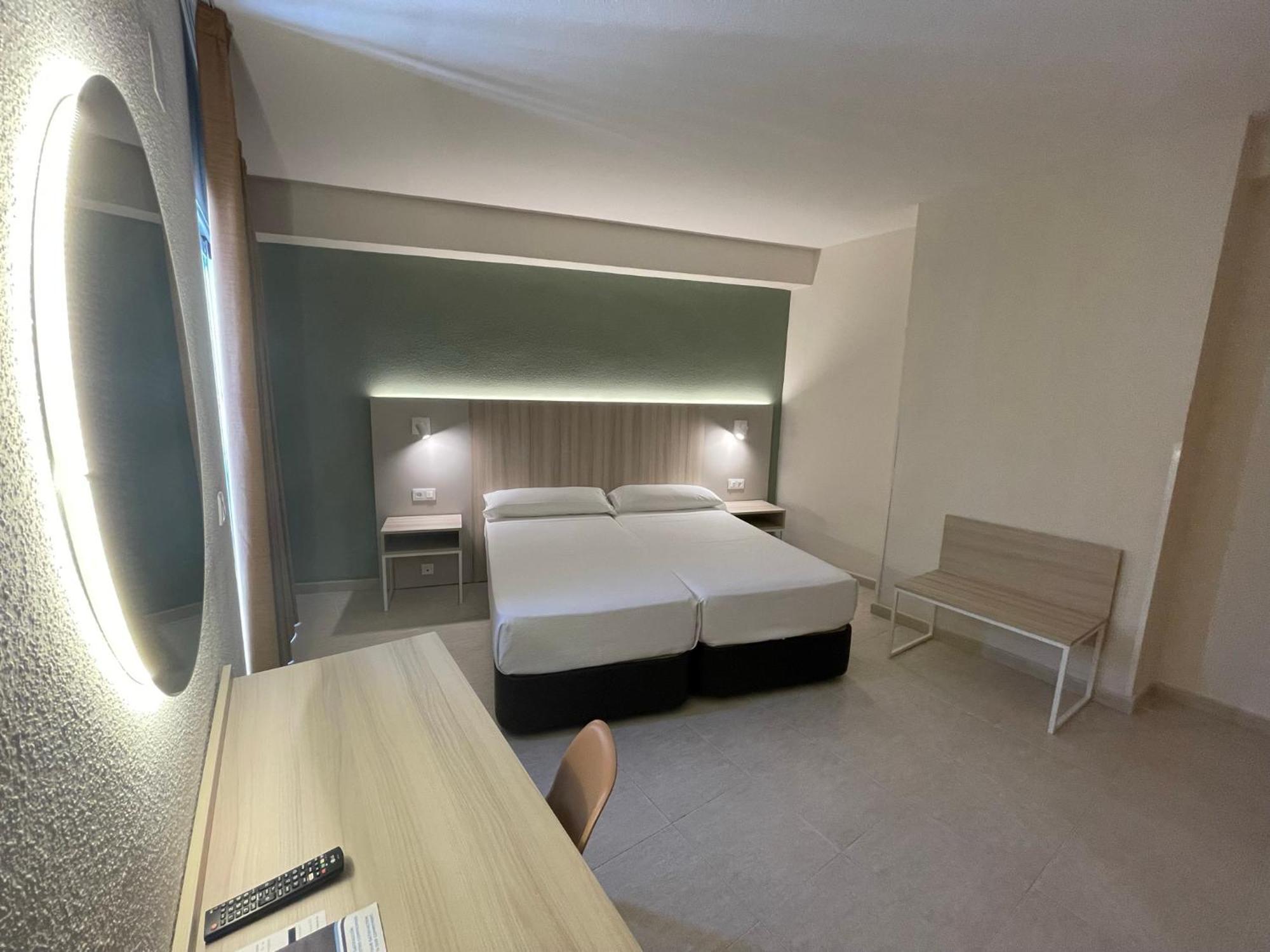 Hotel Marconi Бенидорм Екстериор снимка