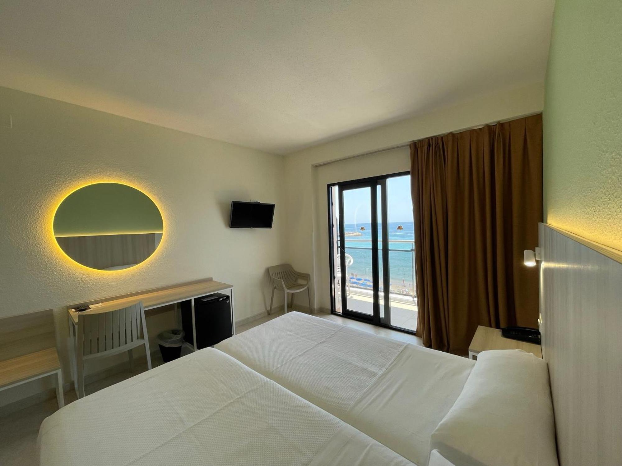 Hotel Marconi Бенидорм Екстериор снимка