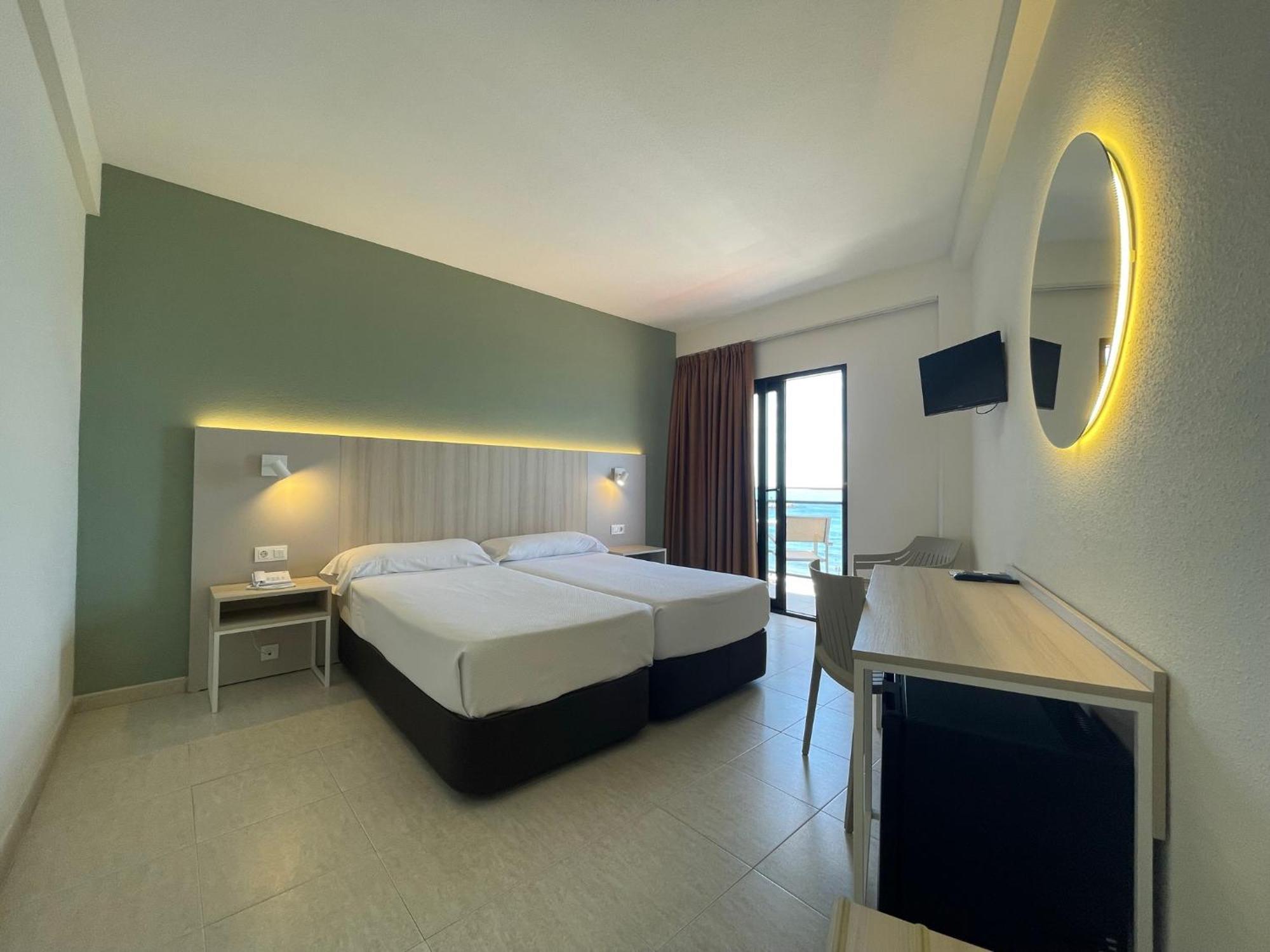 Hotel Marconi Бенидорм Екстериор снимка