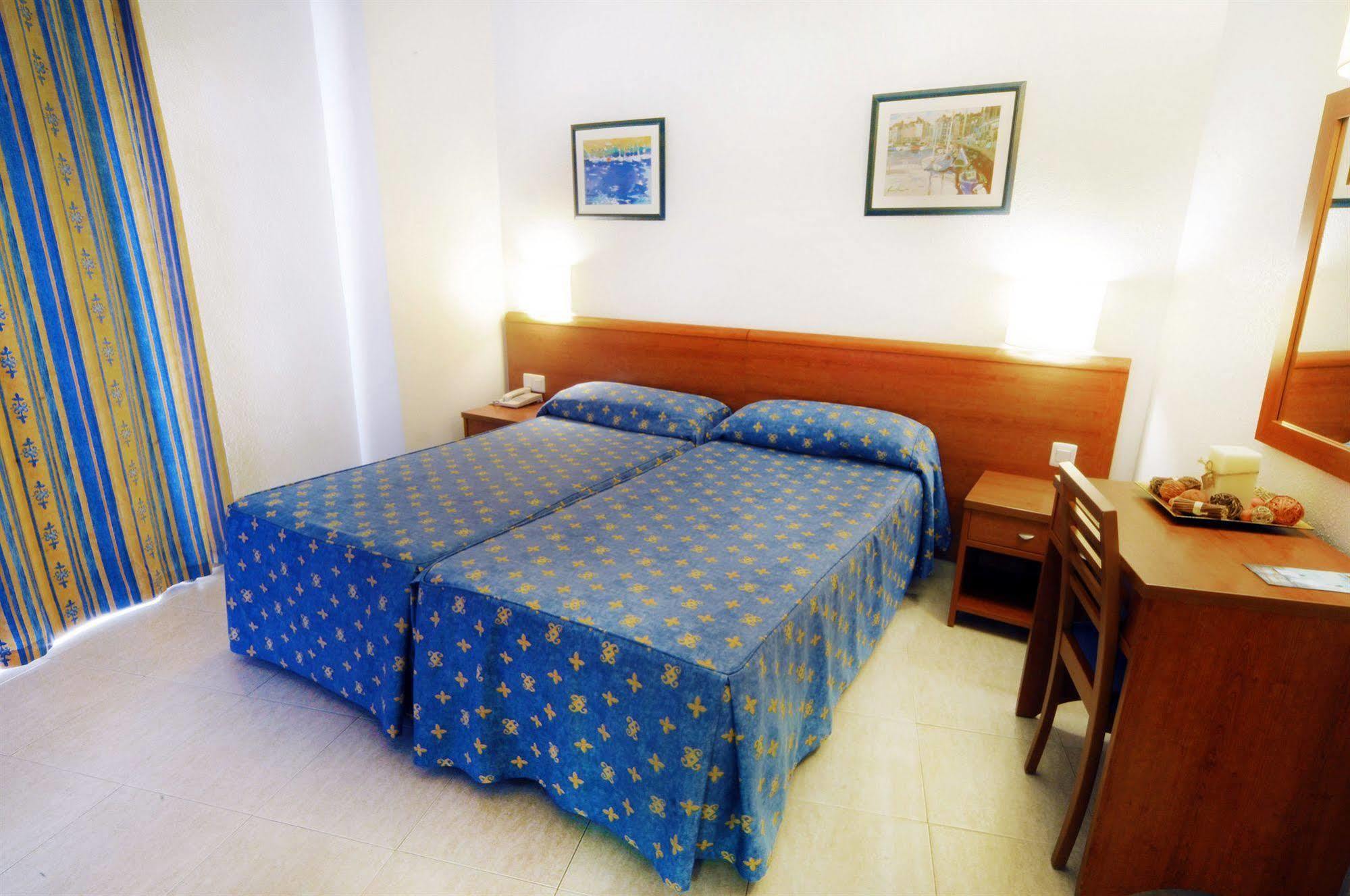 Hotel Marconi Бенидорм Екстериор снимка